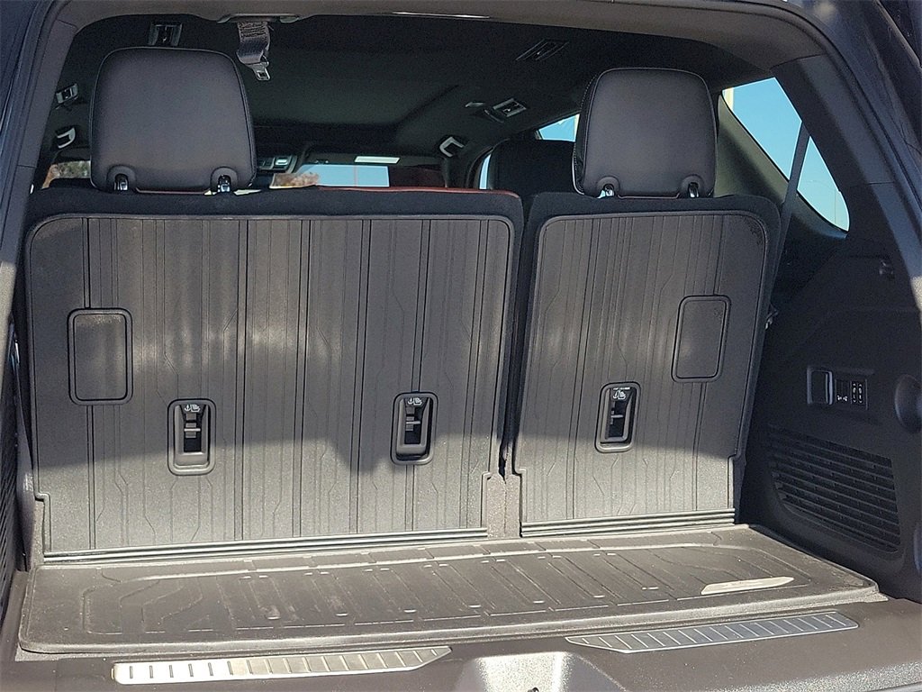 Used 2023 GMC Yukon Denali Ultimate image 15