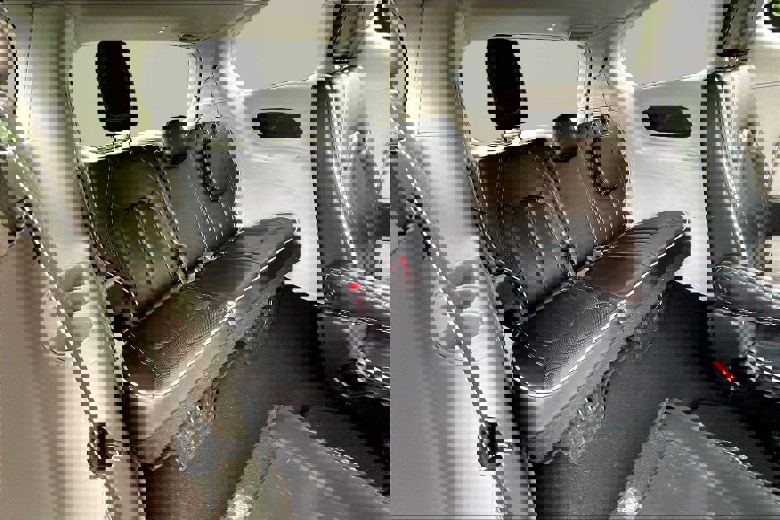 Used 2023 Chrysler Pacifica Limited image 26