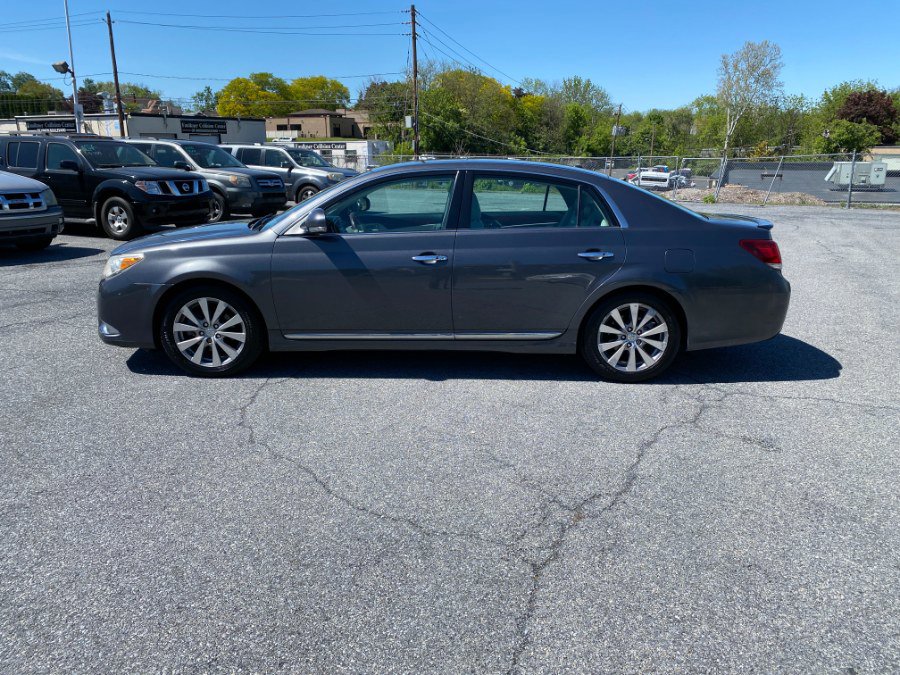 Used 2011 Toyota Avalon Limited FWD image 2