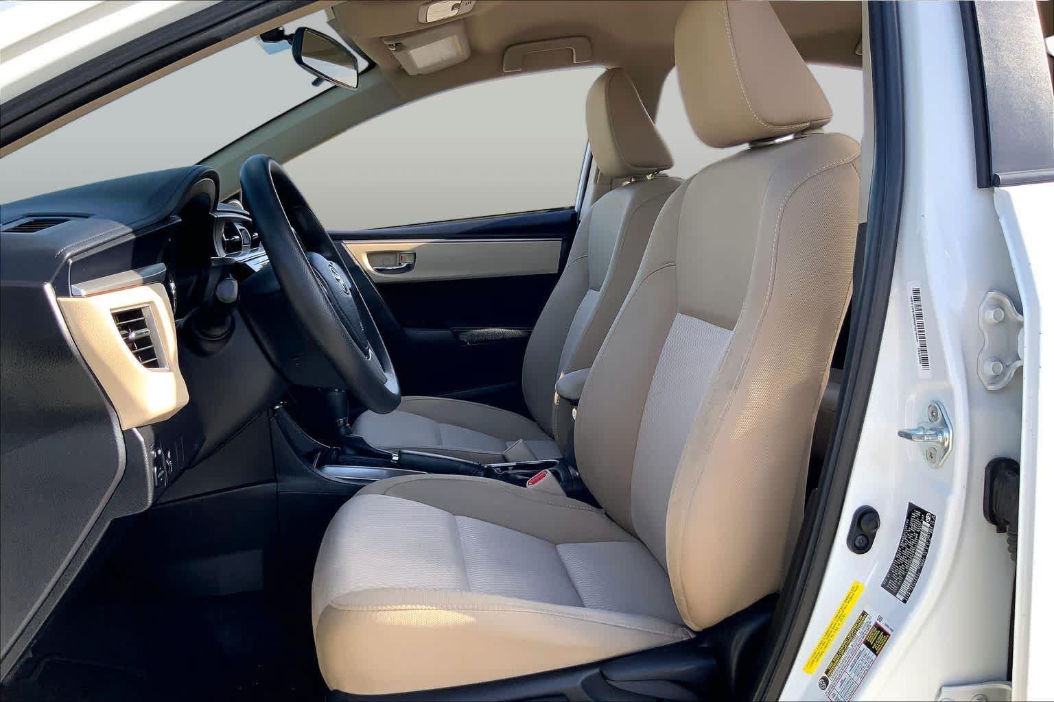 Used 2015 Toyota Corolla LE FWD image 8