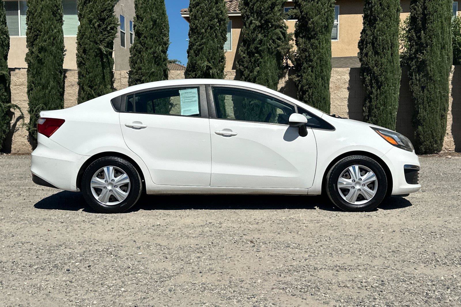 Used 2017 Kia Rio LX w/ Power Package FWD image 3
