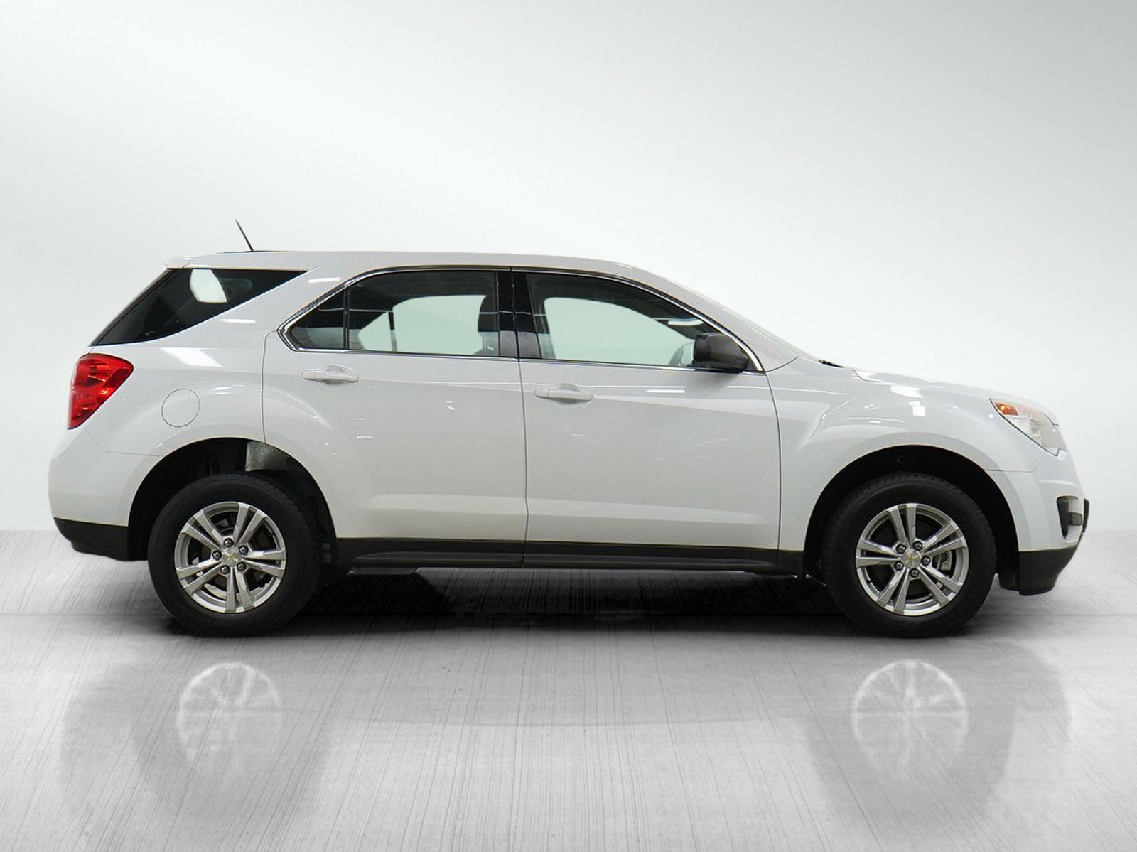 Used 2015 Chevrolet Equinox LS FWD image 6