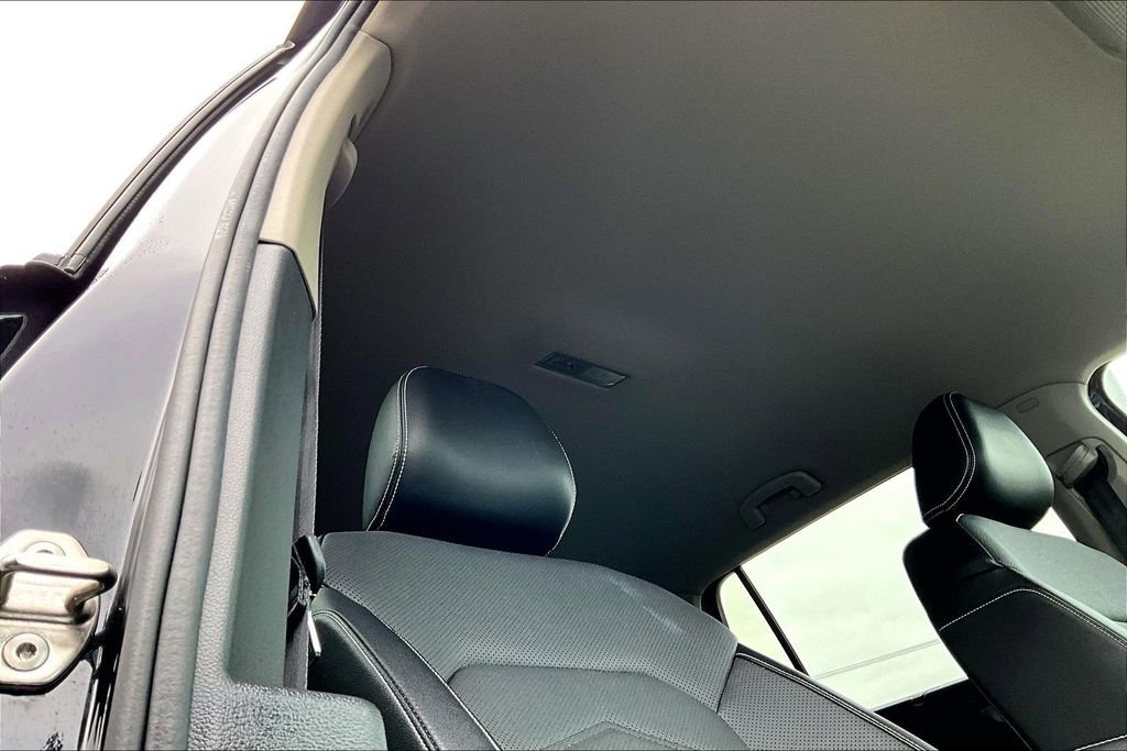 Used 2024 Volkswagen Atlas SE image 27