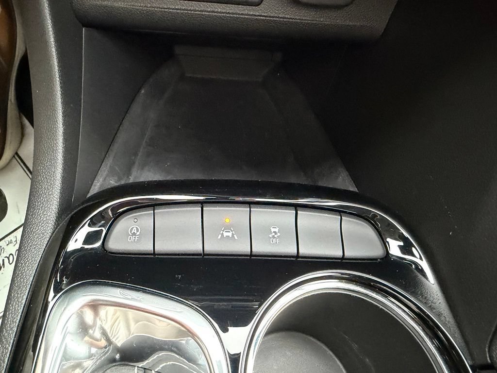 Used 2023 Buick Encore GX Essence w/ Experience Buick Package FWD image 28