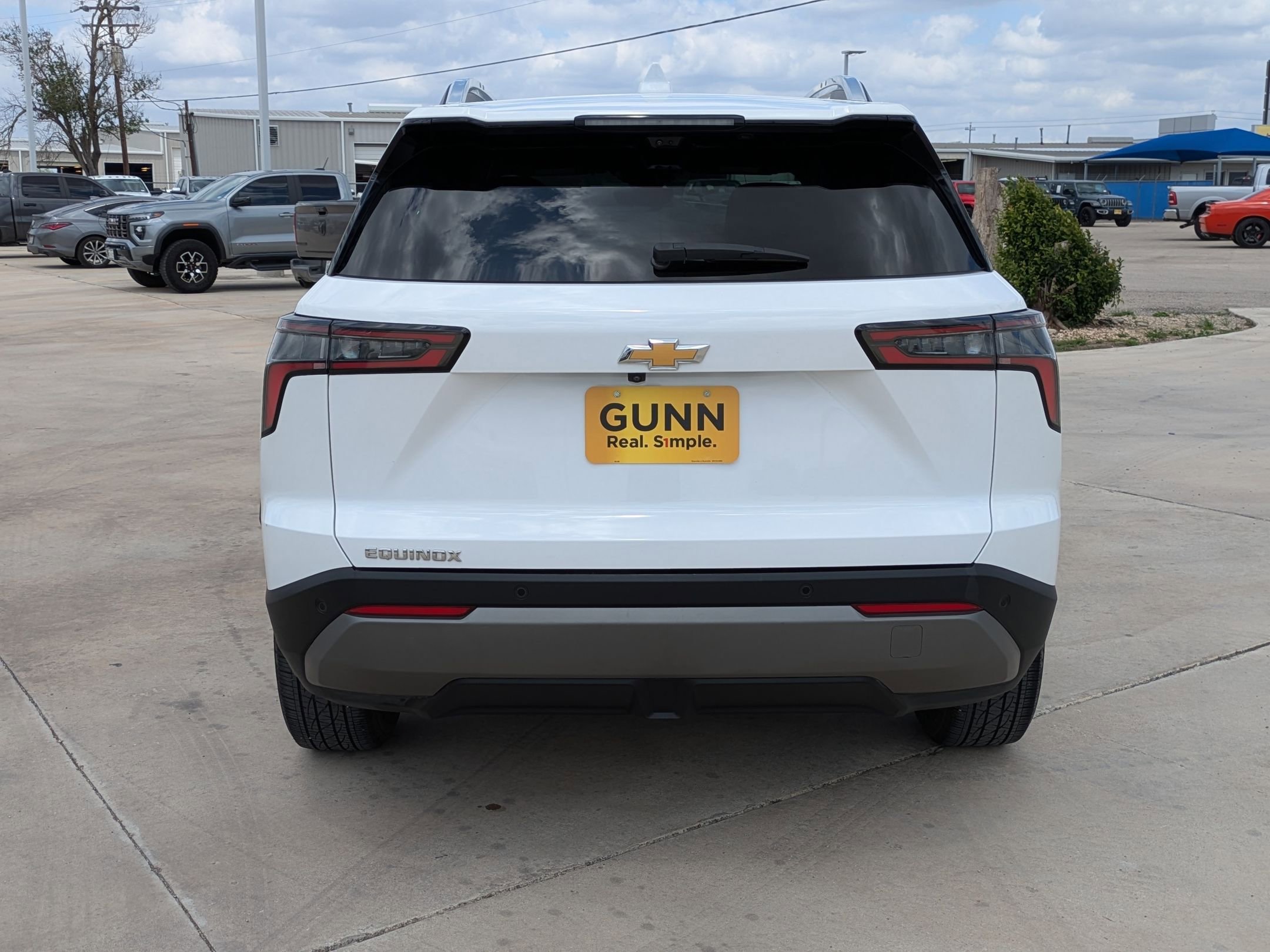 Used 2025 Chevrolet Equinox LT w/ Convenience Package II image 4