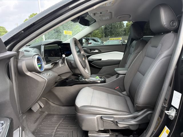 Used 2024 Chevrolet Trax LT FWD image 11