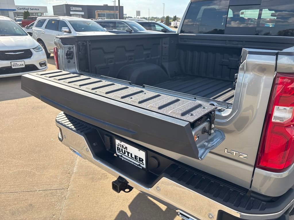Used 2025 Chevrolet Silverado 1500 LTZ w/ LTZ Premium Package image 39
