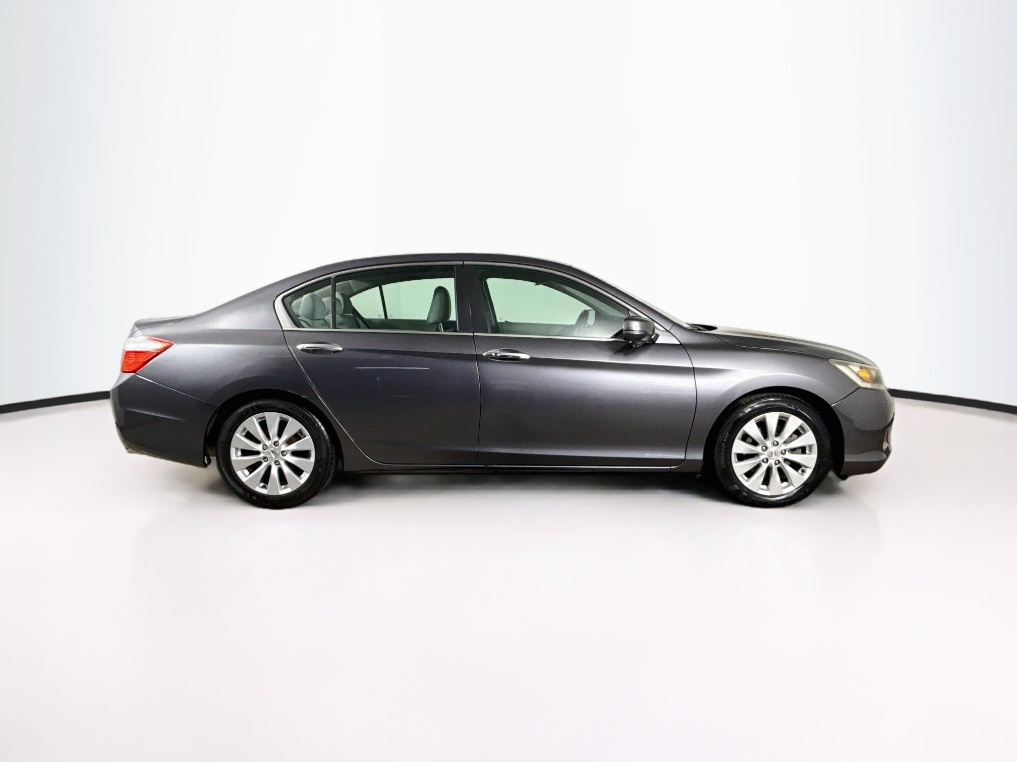 Used 2014 Honda Accord EX image 2