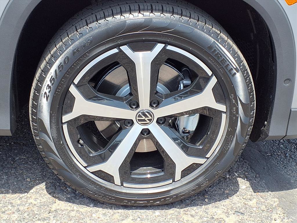 New 2026 Volkswagen Tiguan SE image 7