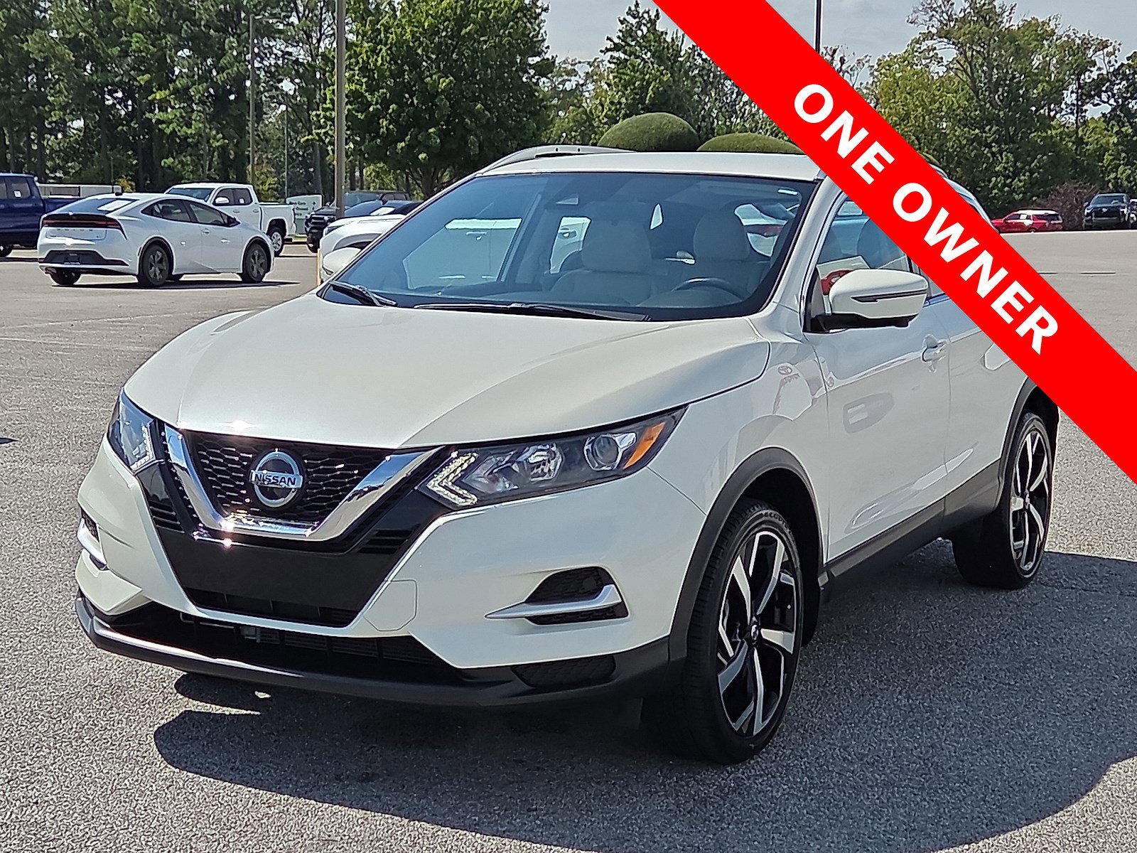 Used 2022 Nissan Rogue Sport SL video 2