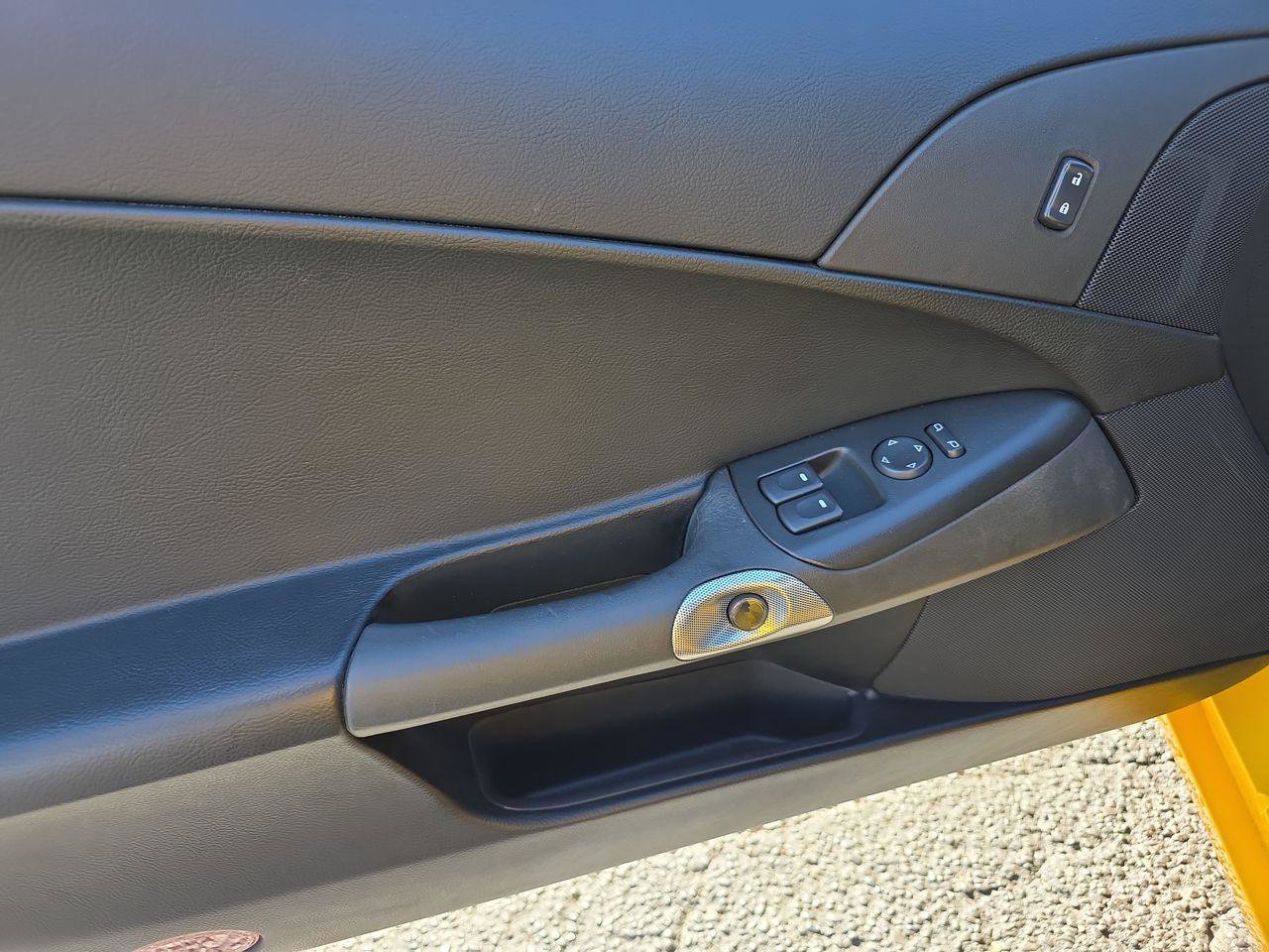 Used 2005 Chevrolet Corvette COUPE w/ Performance Handling Package image 5