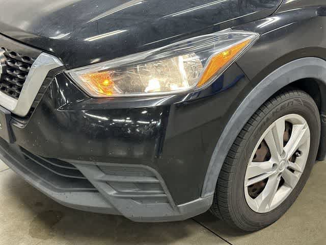 Used 2020 Nissan Kicks S FWD image 11