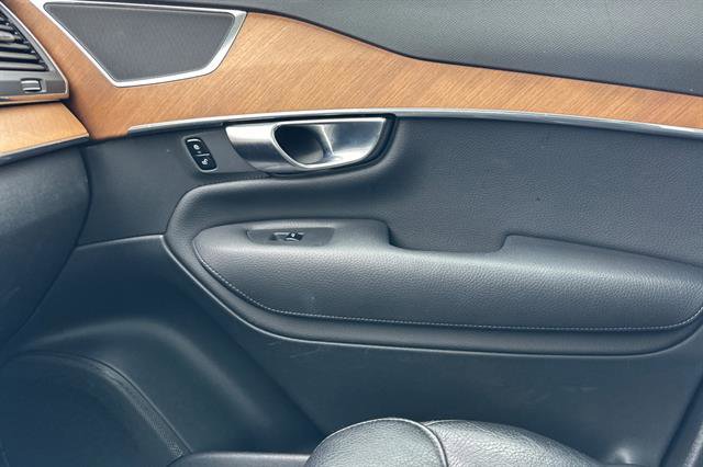 Certified 2021 Volvo XC90 T8 Inscription Expression w/ Protection Package Premier image 20