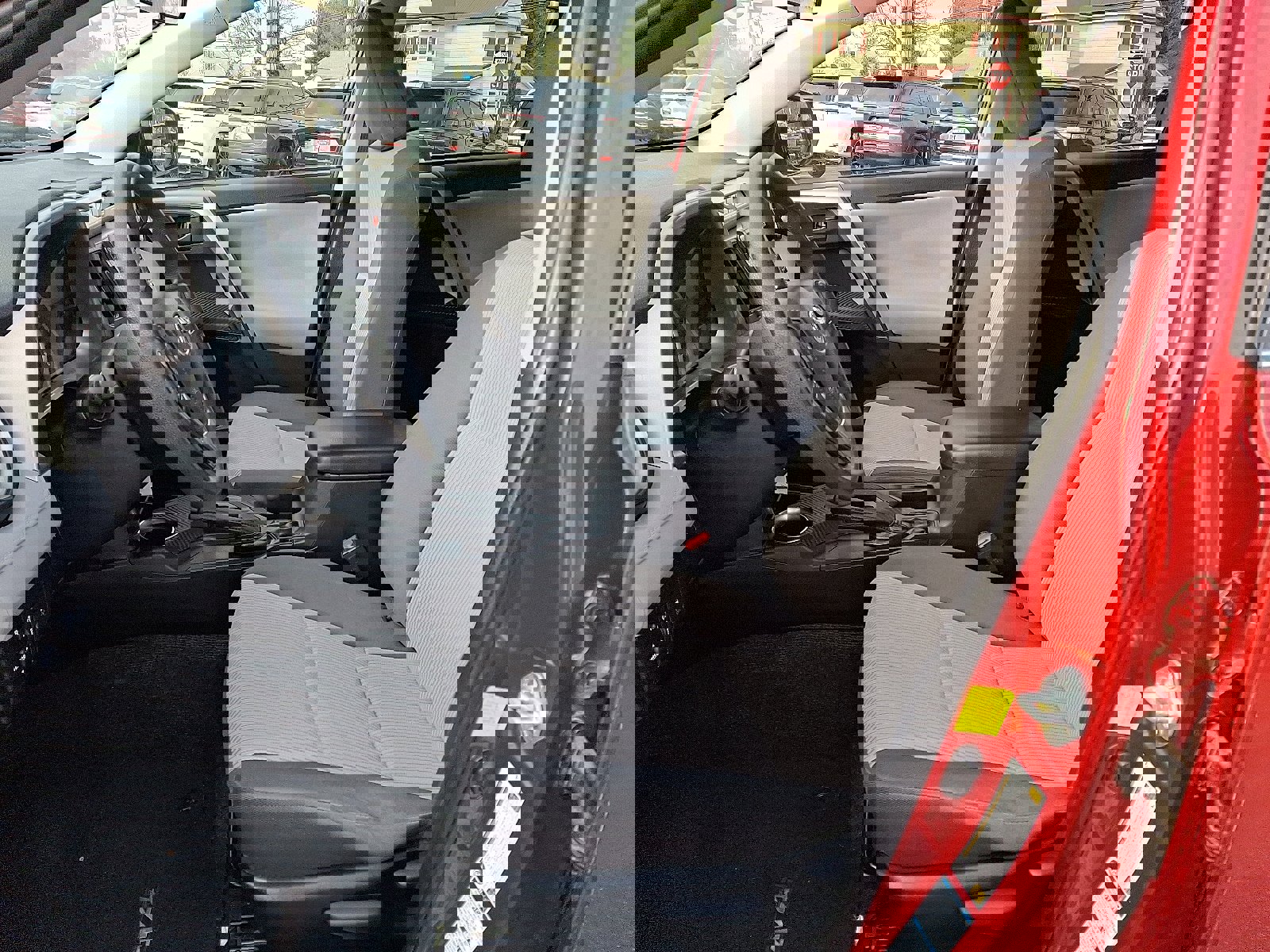 Used 2015 Toyota RAV4 LE image 13