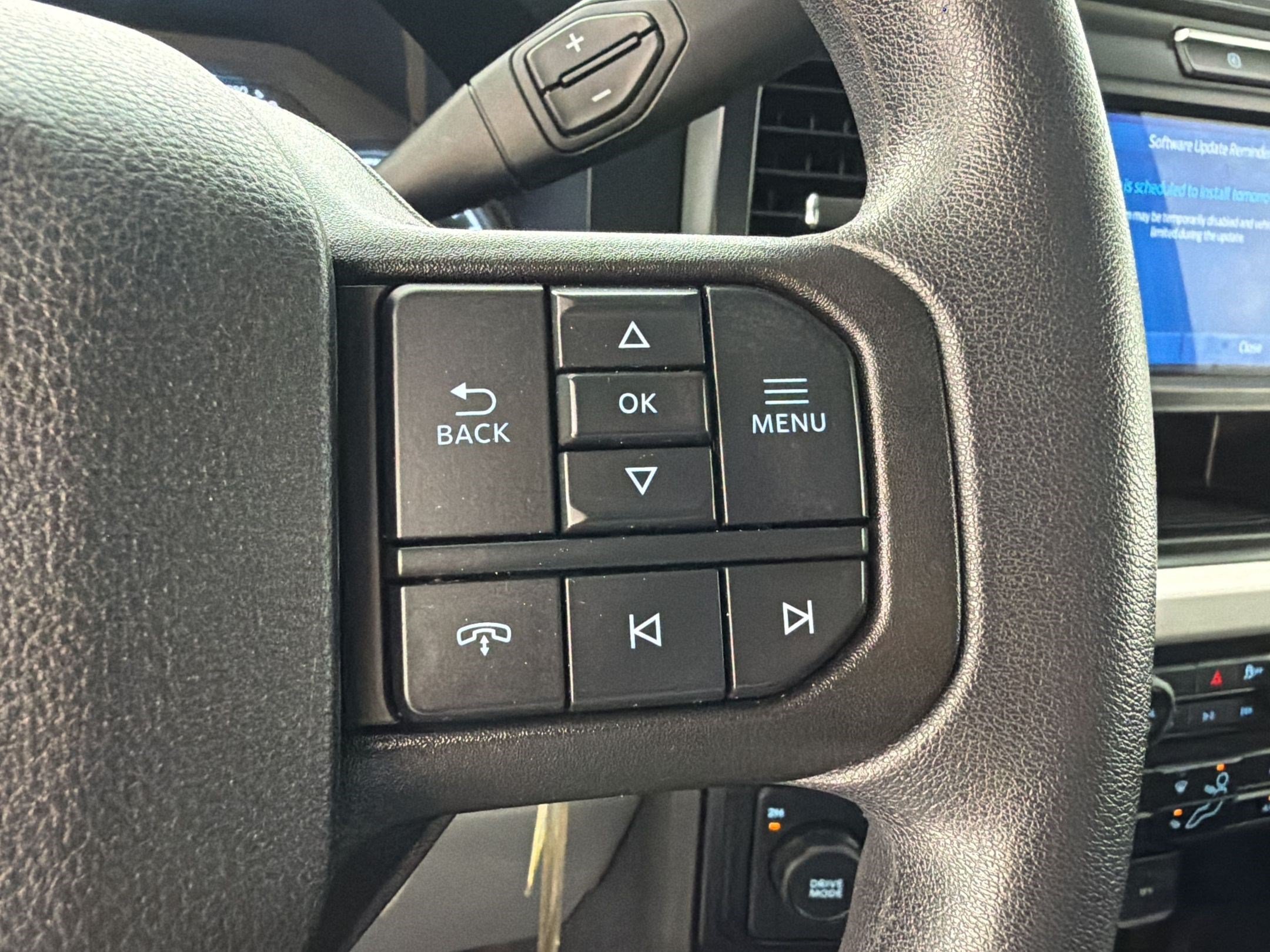 Used 2025 Ford F250 XLT AWD/4WD image 30