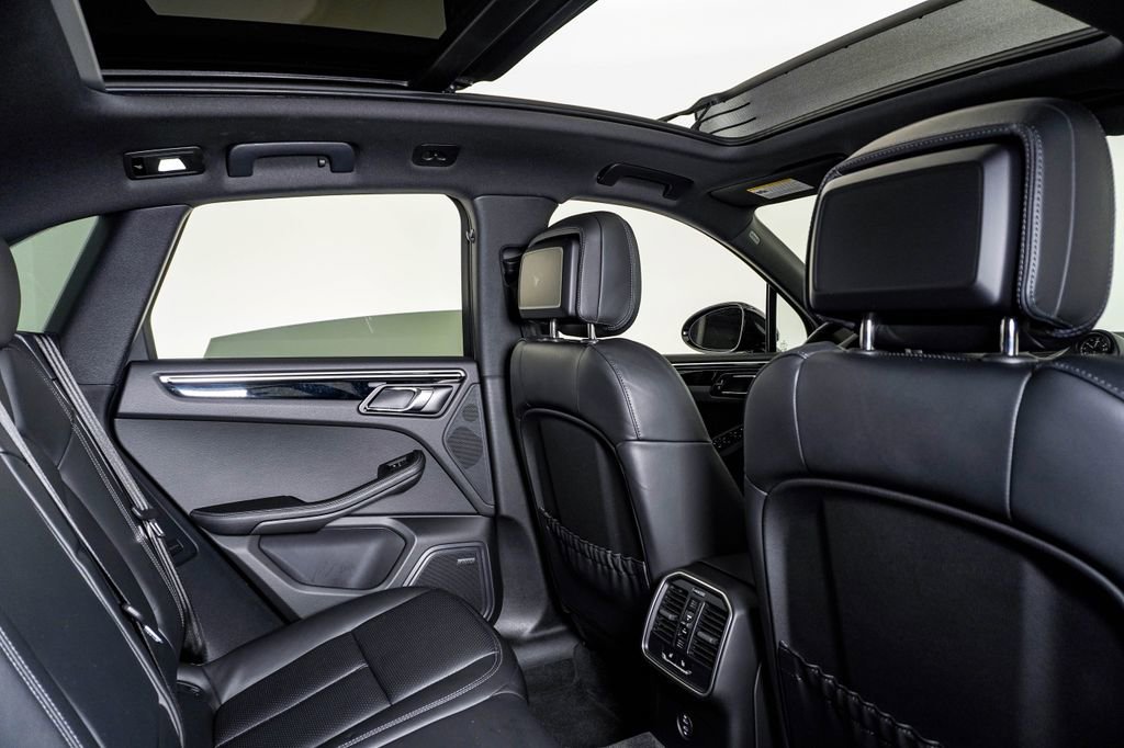 Certified 2024 Porsche Macan S AWD/4WD image 16