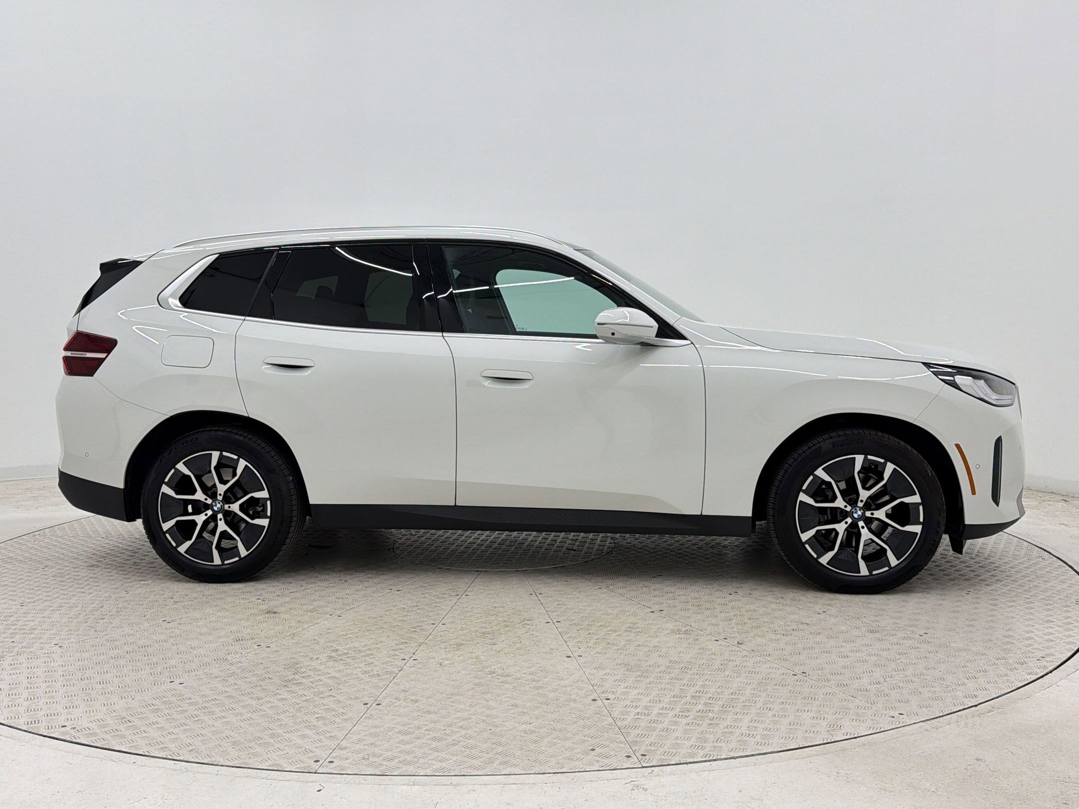Certified 2025 BMW X3 xDrive30i w/ Premium Package AWD/4WD image 8