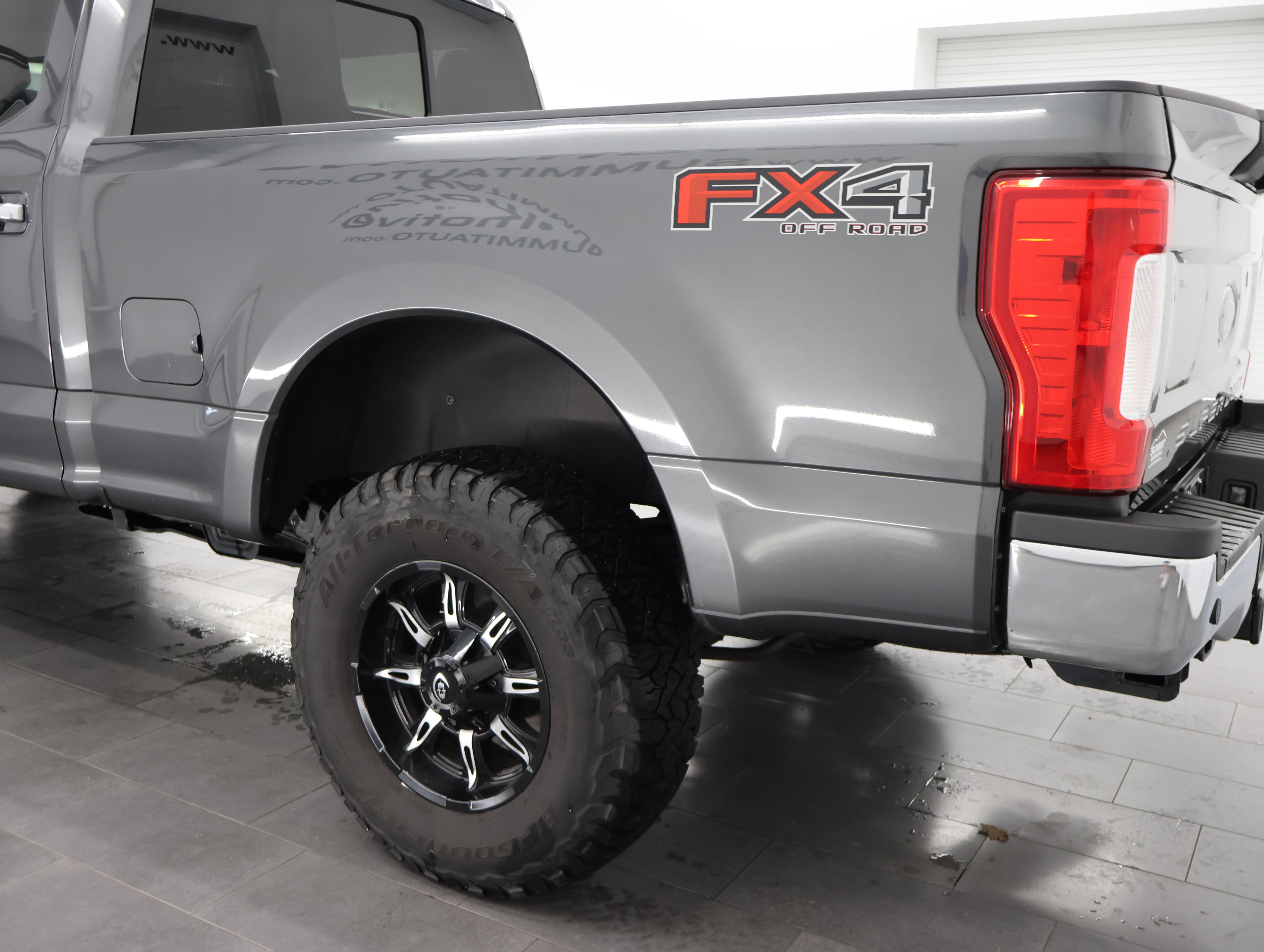 Used 2017 Ford F250 XLT w/ XLT Premium Package AWD/4WD image 30
