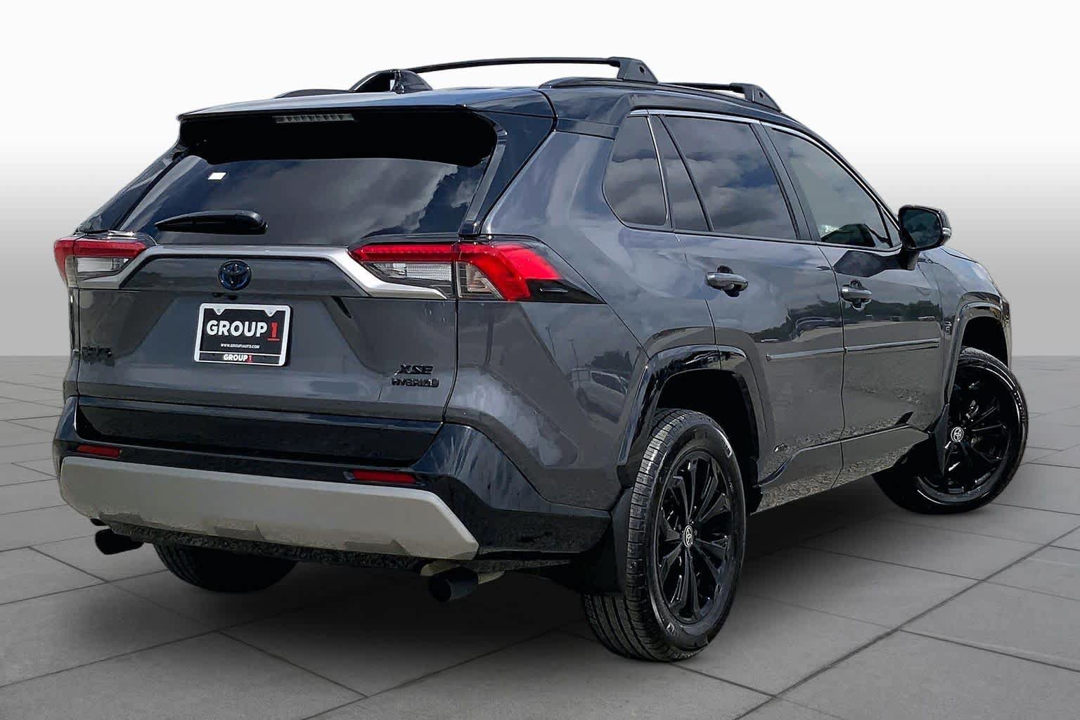 Used 2024 Toyota RAV4 XSE AWD/4WD image 13