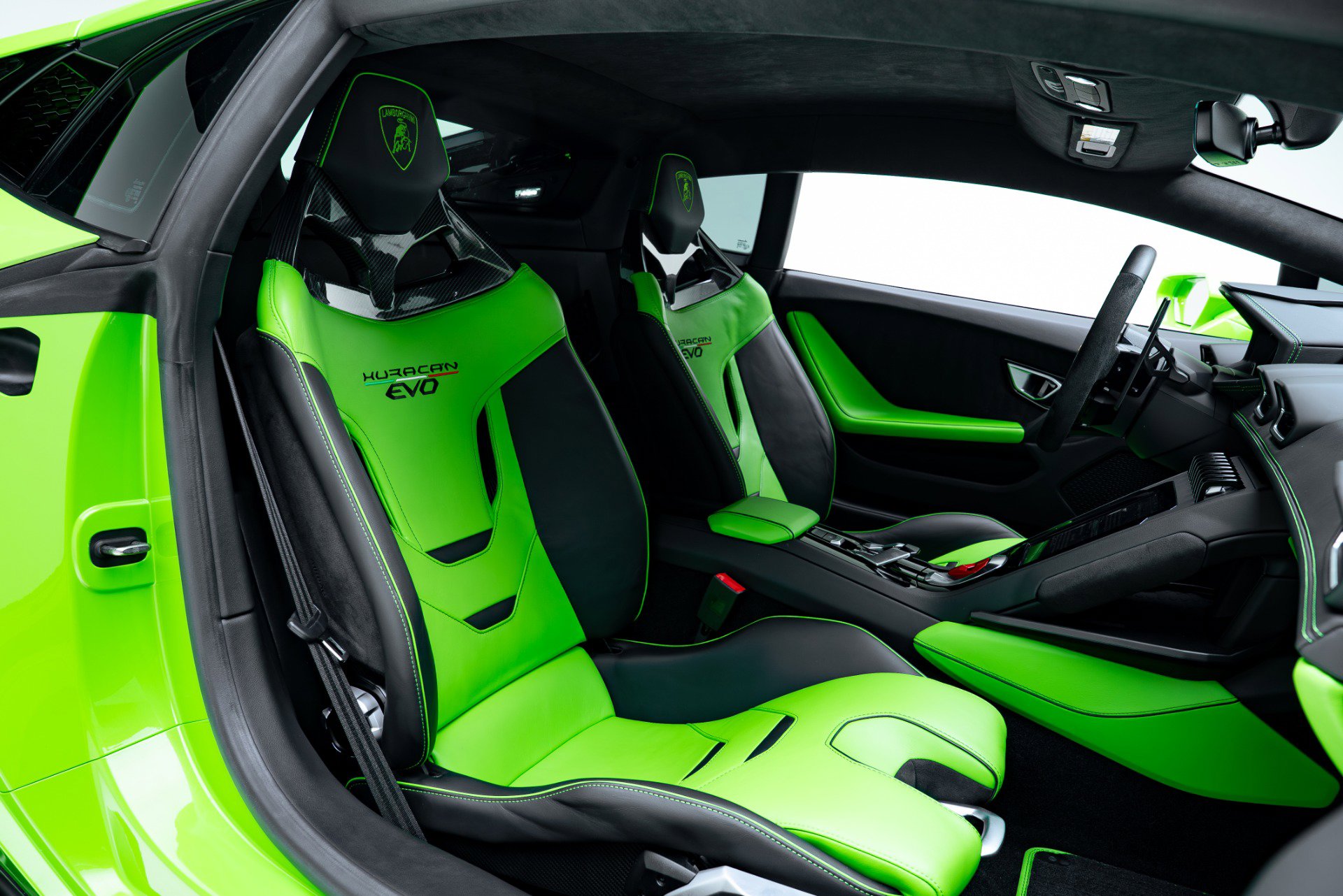 Used 2022 Lamborghini Huracan EVO RWD image 18
