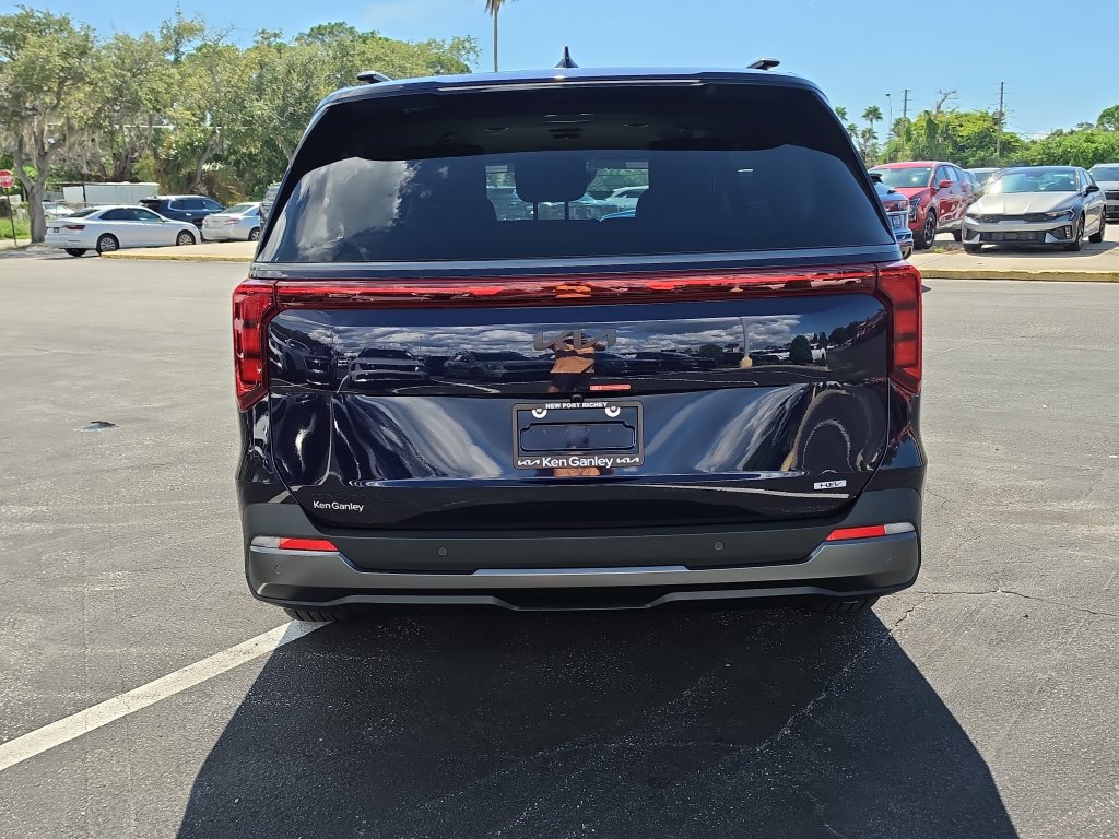 New 2027 Kia Carnival EX FWD image 7
