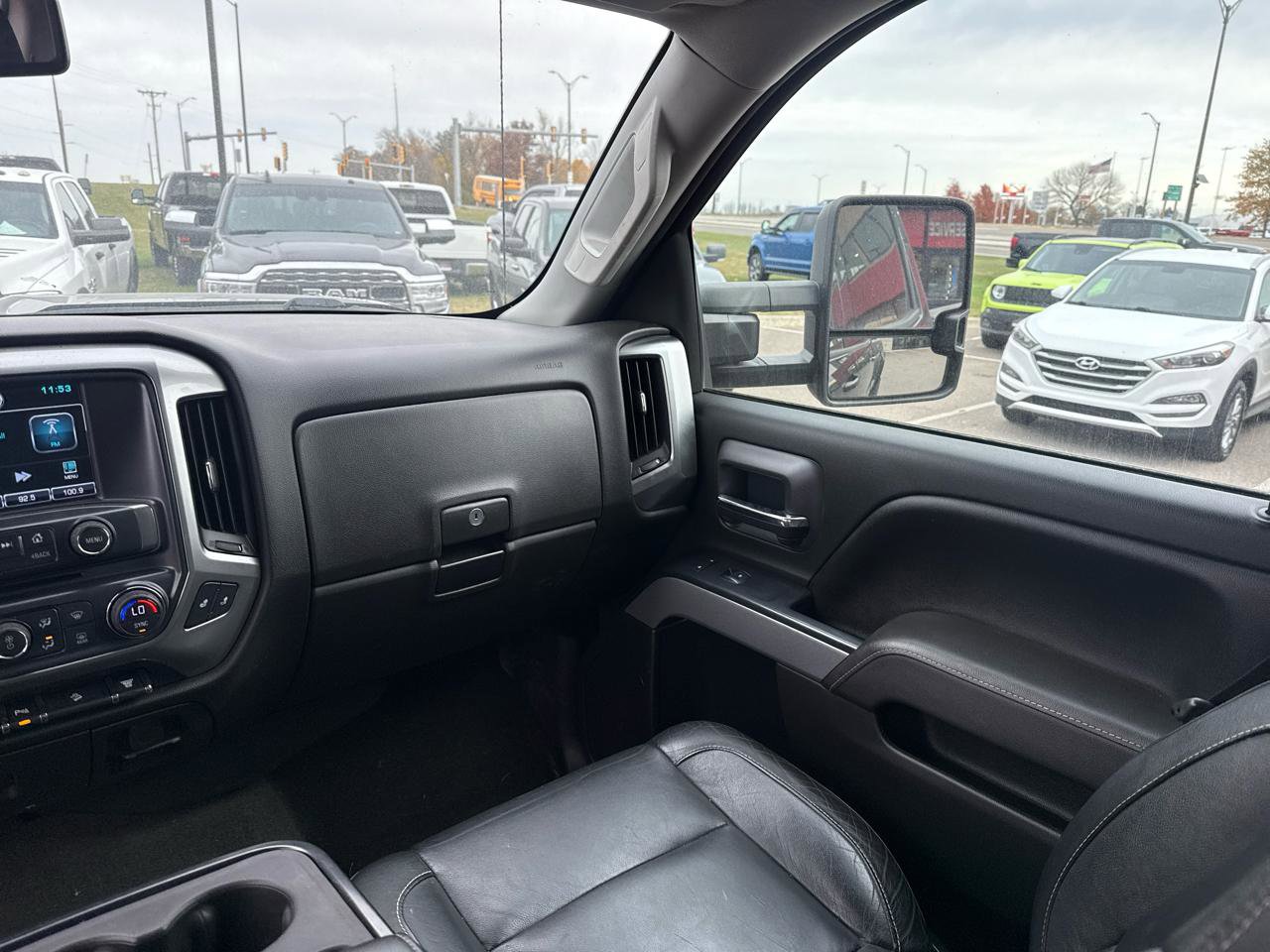 Used 2016 Chevrolet Silverado 2500 LT w/ Midnight Edition AWD/4WD image 23