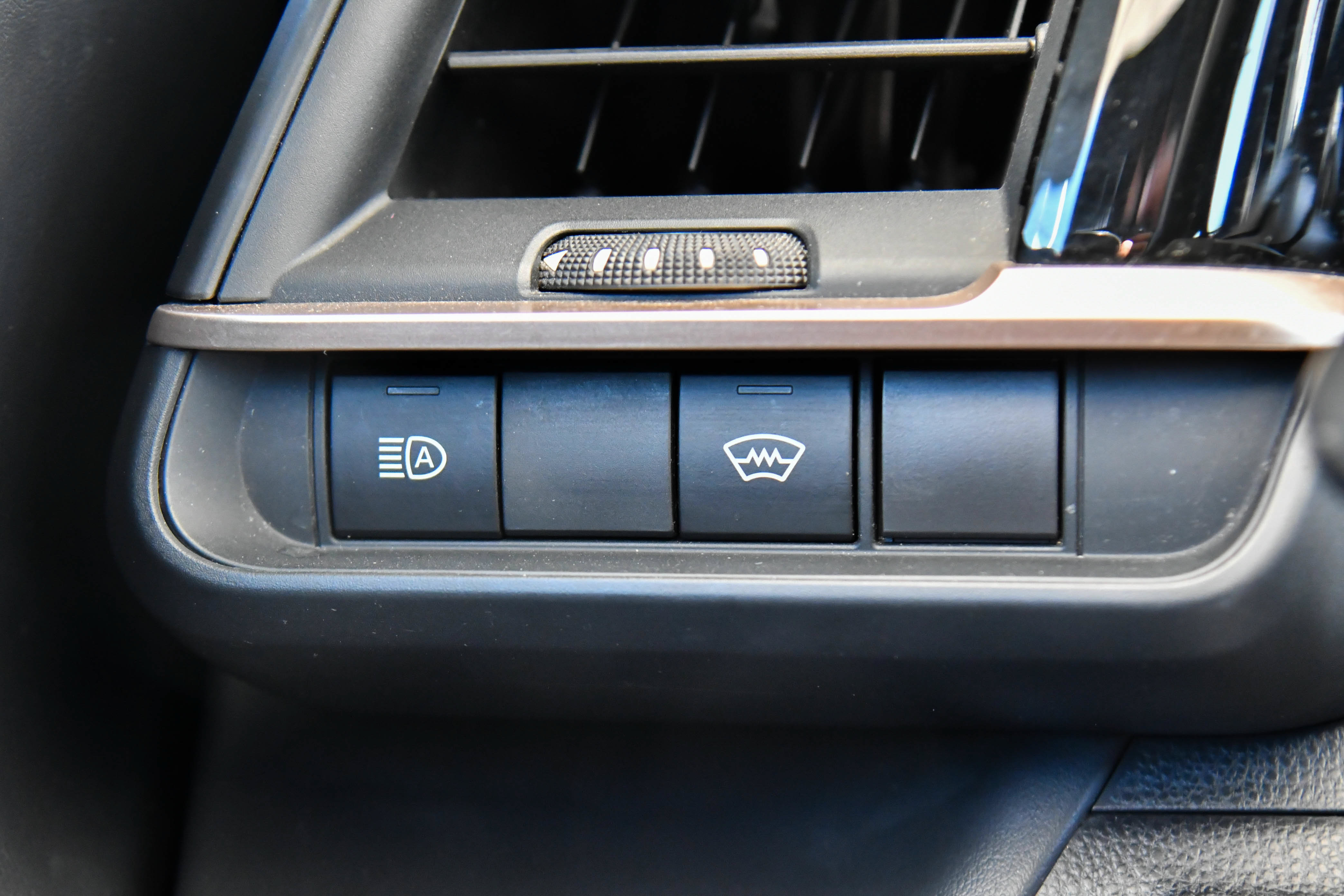 Used 2023 Toyota Crown w/ Carpet Mat Package (TMS) AWD/4WD image 34