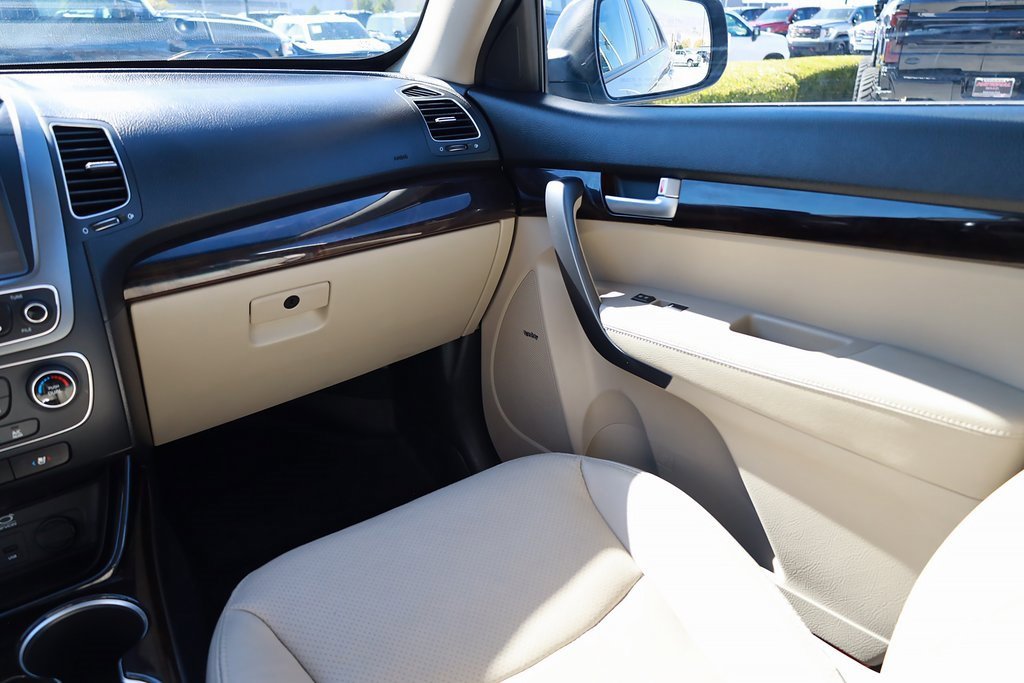 Used 2015 Kia Sorento EX w/ EX V6 Touring Package image 21