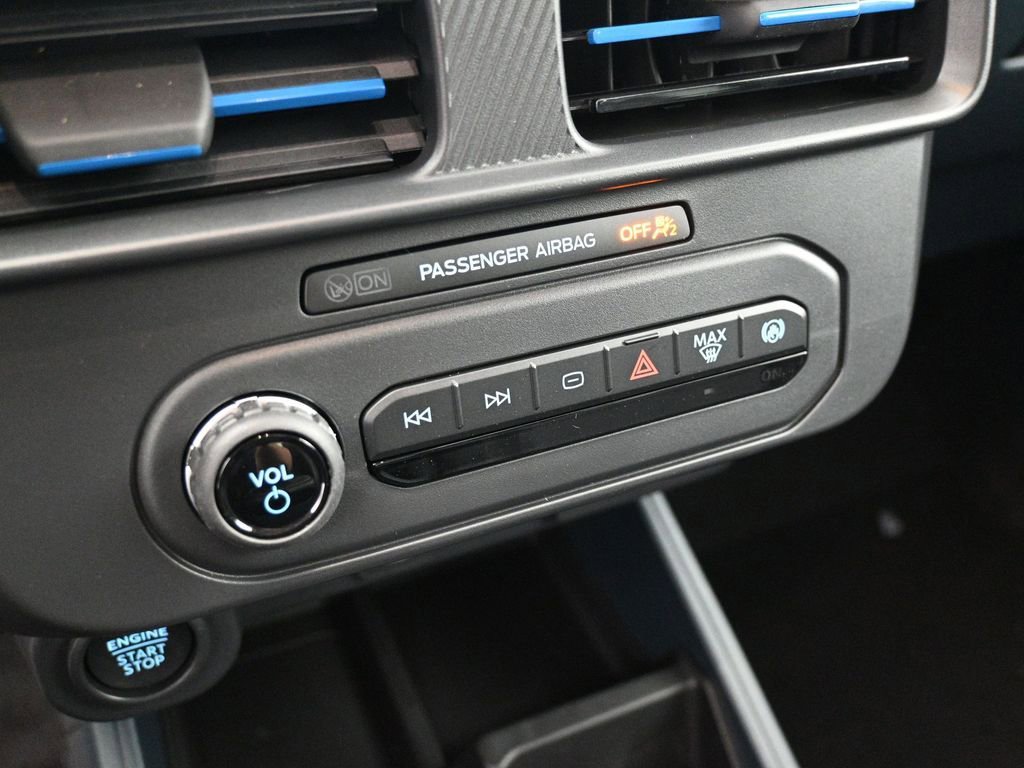 New 2025 Ford Maverick Lobo image 16