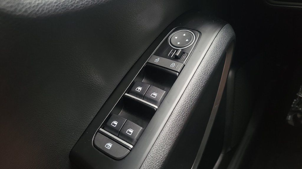 Used 2025 Kia Soul LX FWD image 18