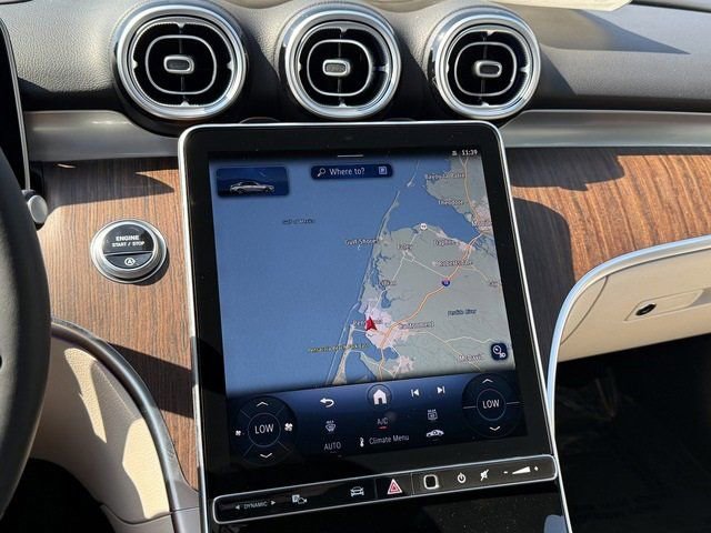 Used 2025 Mercedes-Benz C 300 Sedan image 25