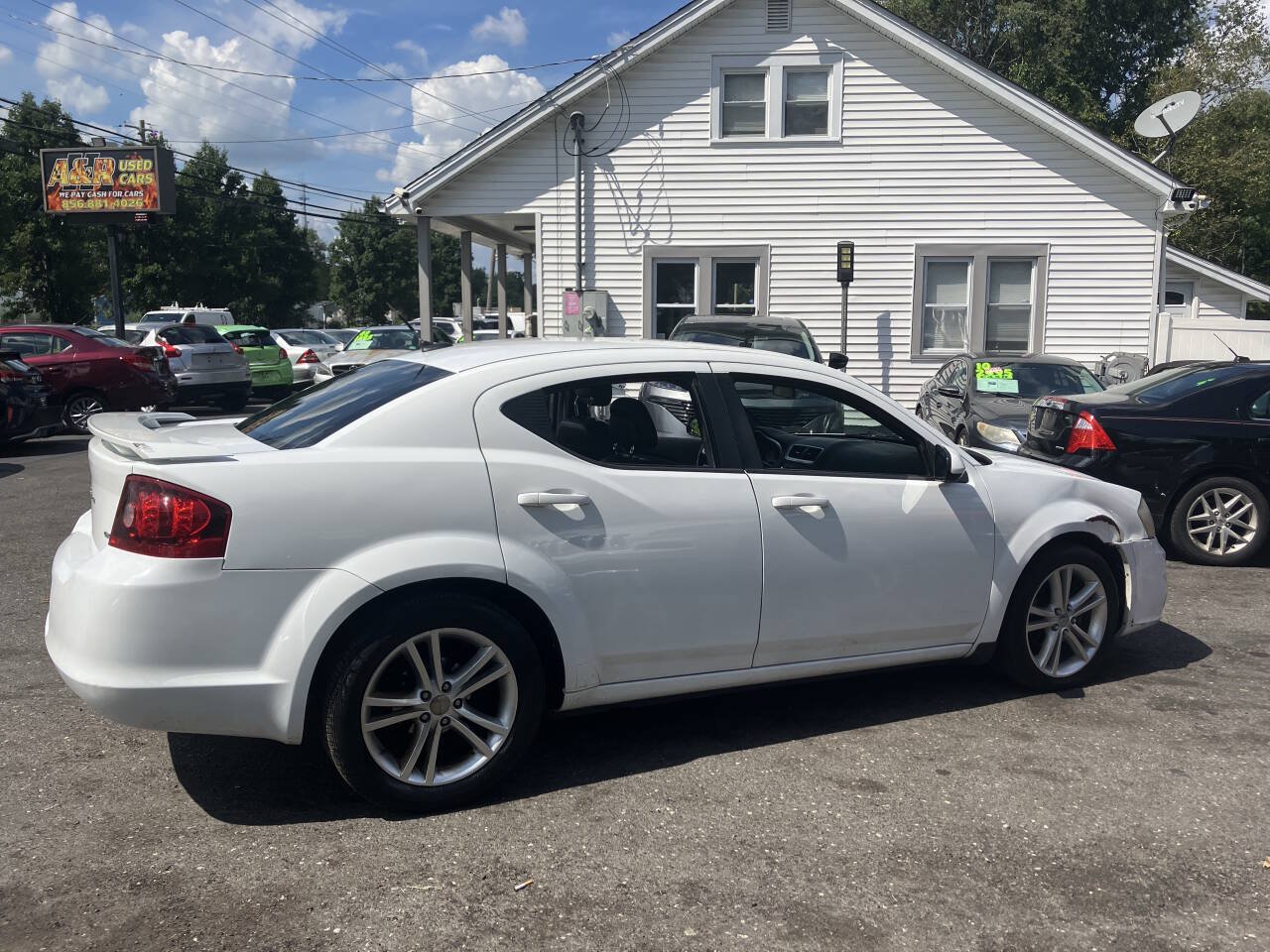 Used 2014 Dodge Avenger SXT w/ Rallye Appearance Group FWD image 6