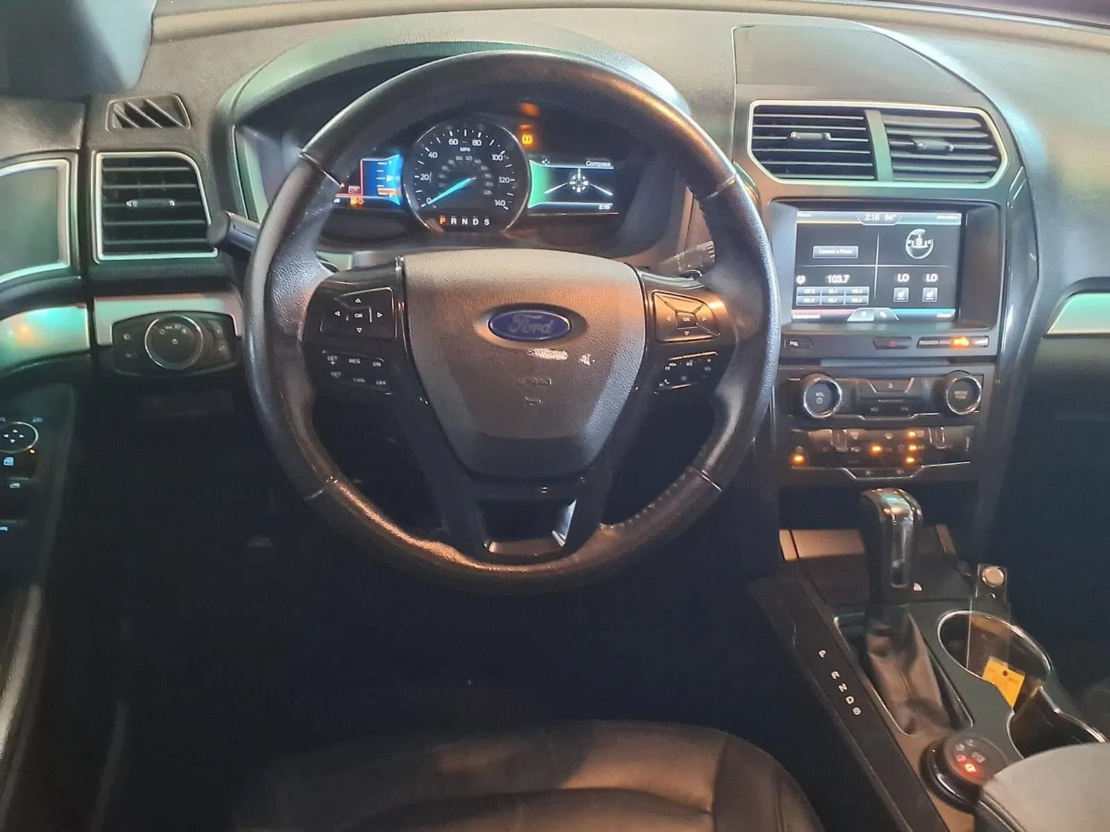 Used 2016 Ford Explorer XLT w/ Equipment Group 202A AWD/4WD image 17