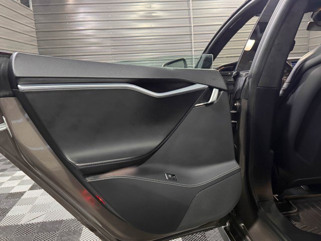 Used 2015 Tesla Model S 85 image 30