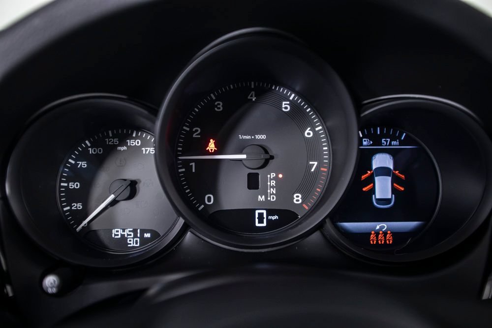 Used 2024 Porsche Macan AWD/4WD image 26