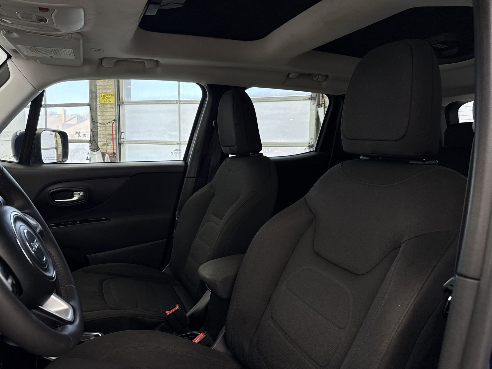 Used 2020 Jeep Renegade Latitude w/ UConnect 8.4 Nav Group image 10