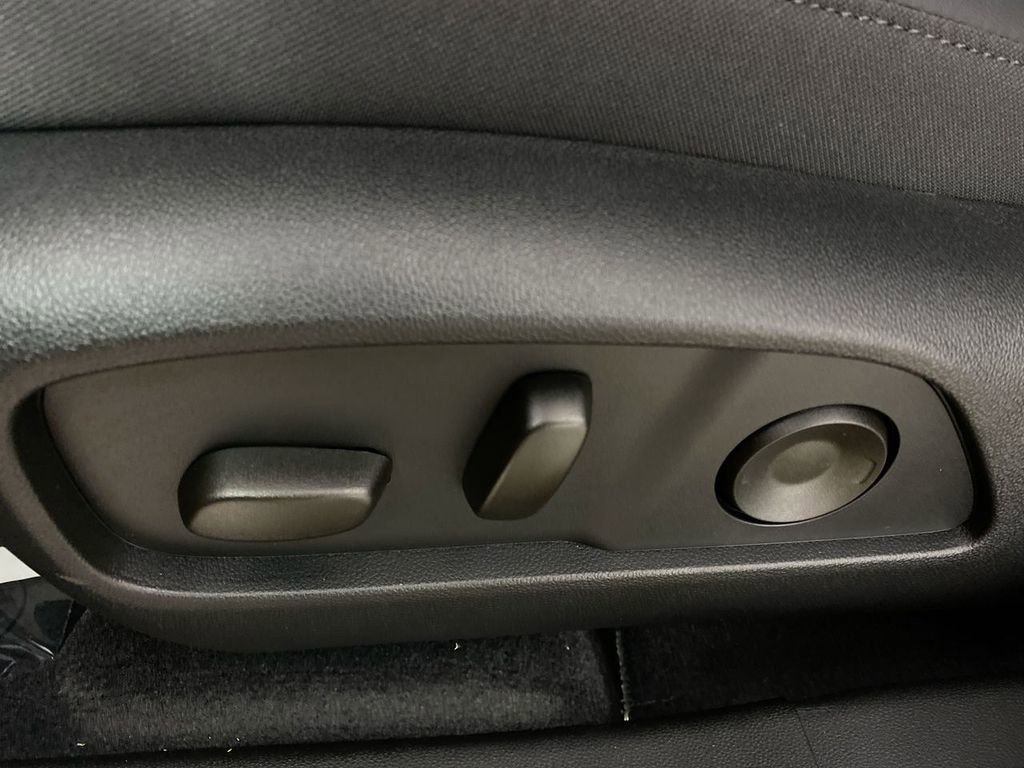 Used 2026 GMC Terrain Elevation w/ Elevation Premium Package image 12