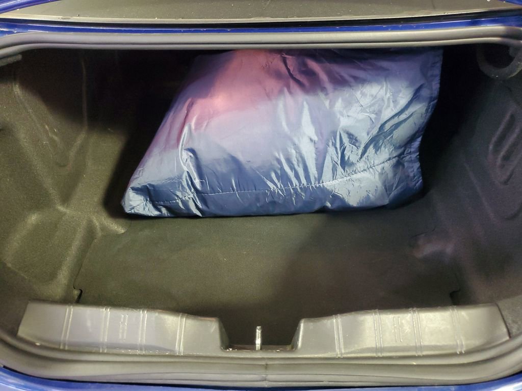 Used 2020 Chevrolet Camaro LT w/ Technology Package image 10