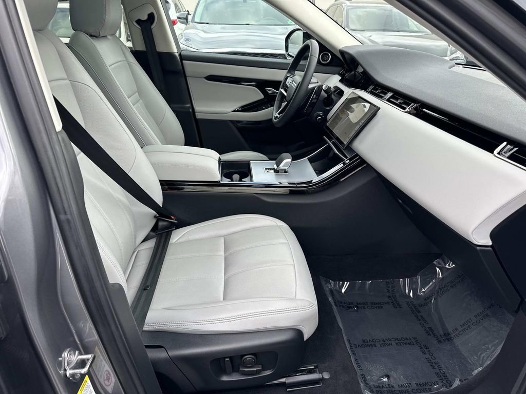 Used 2025 Land Rover Range Rover Evoque S image 37