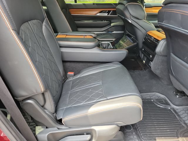 Used 2024 Jeep Grand Wagoneer L Series III AWD/4WD image 20