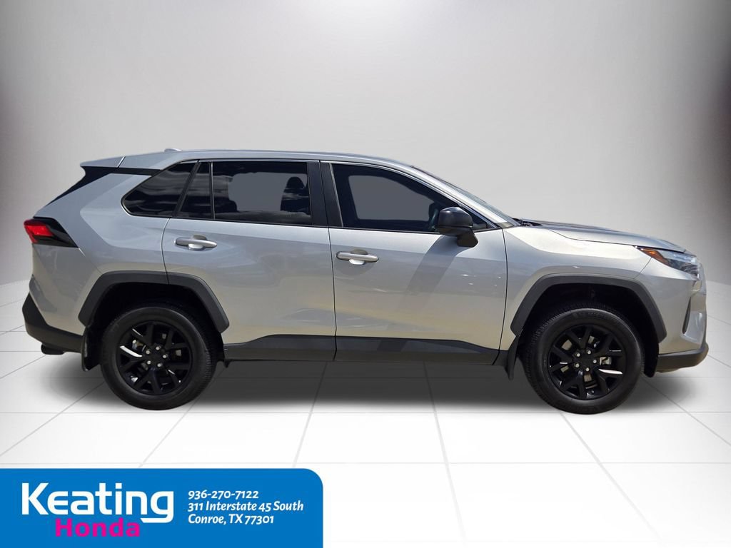 Used 2023 Toyota RAV4 LE FWD image 9