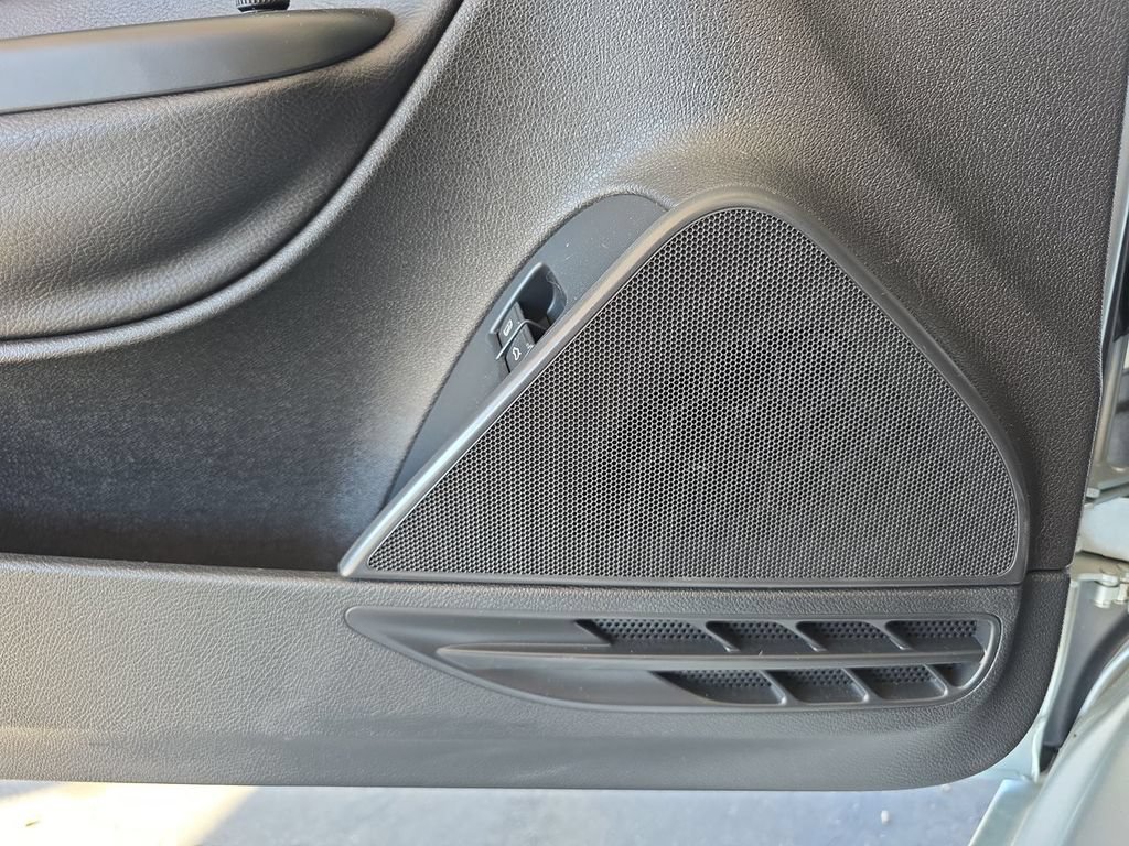 Used 2007 Volkswagen Eos 2.0T FWD image 23