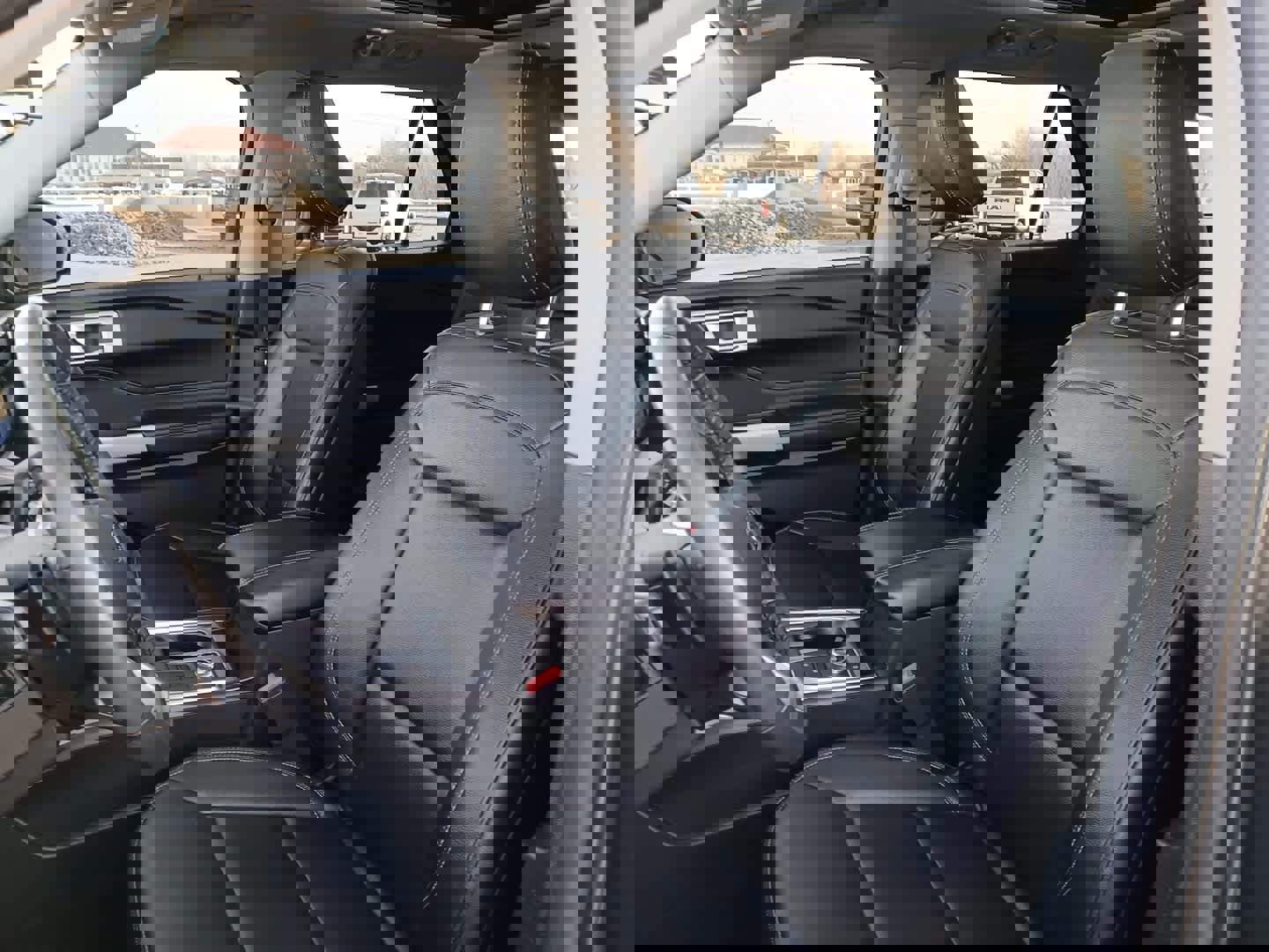 Used 2020 Ford Explorer XLT w/ Equipment Group 202A image 19