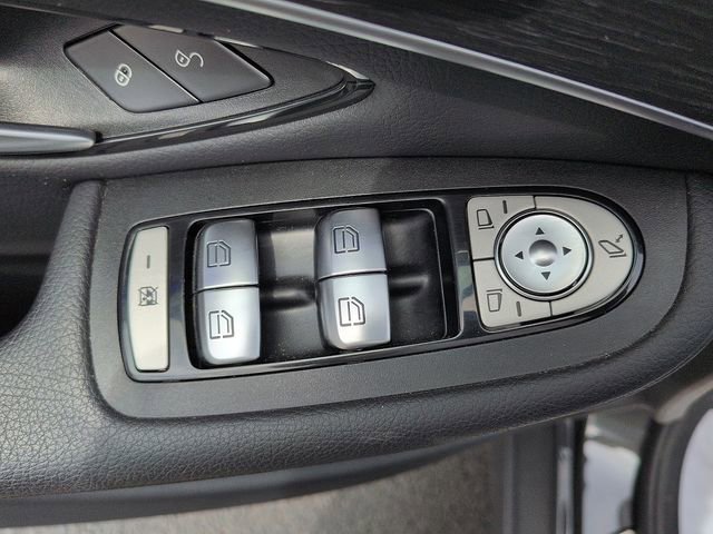 Used 2022 Mercedes-Benz GLC 300 4MATIC image 17