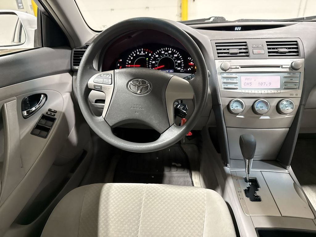 Used 2009 Toyota Camry LE FWD image 11