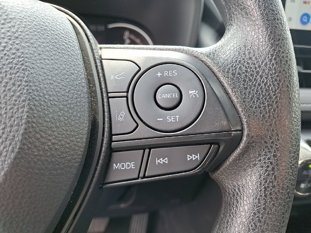 Certified 2025 Toyota RAV4 XLE AWD/4WD image 23