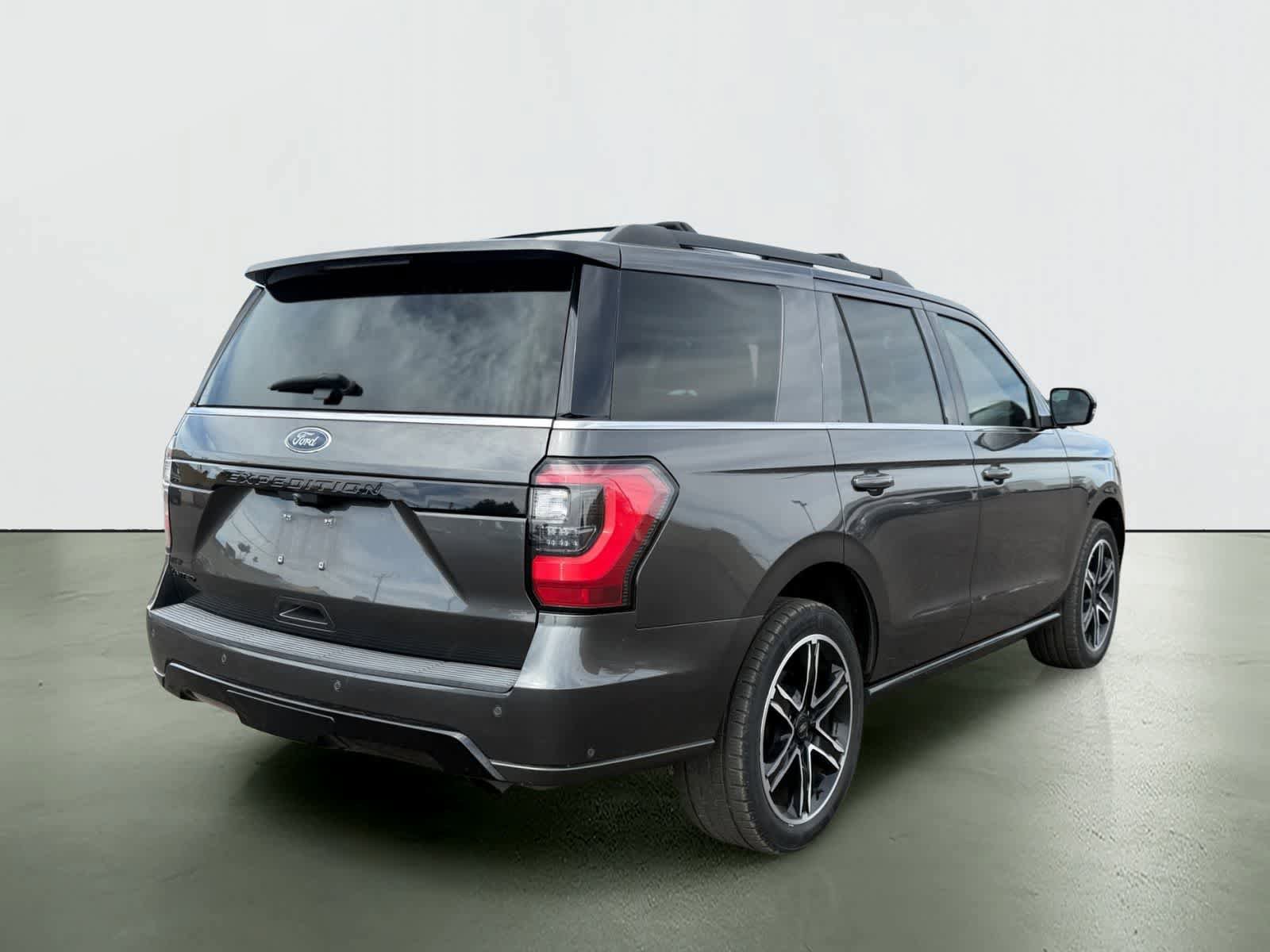 Used 2021 Ford Expedition Limited AWD/4WD image 5