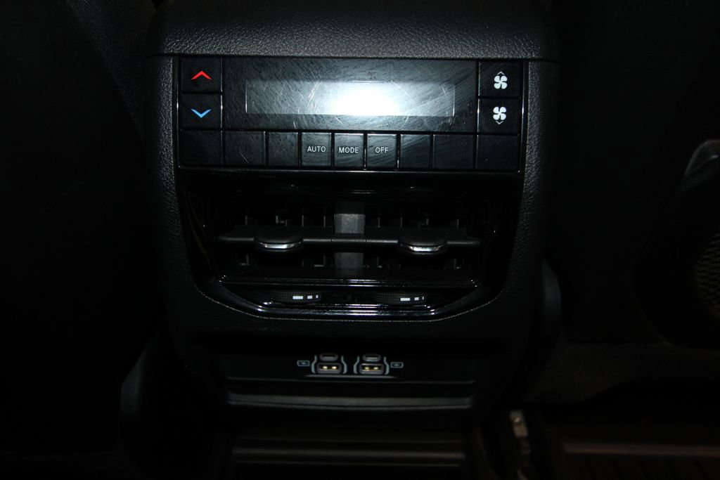 Used 2024 Jeep Grand Cherokee L Laredo image 30