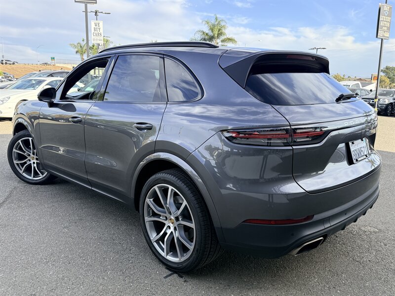 Used 2020 Porsche Cayenne AWD/4WD image 5