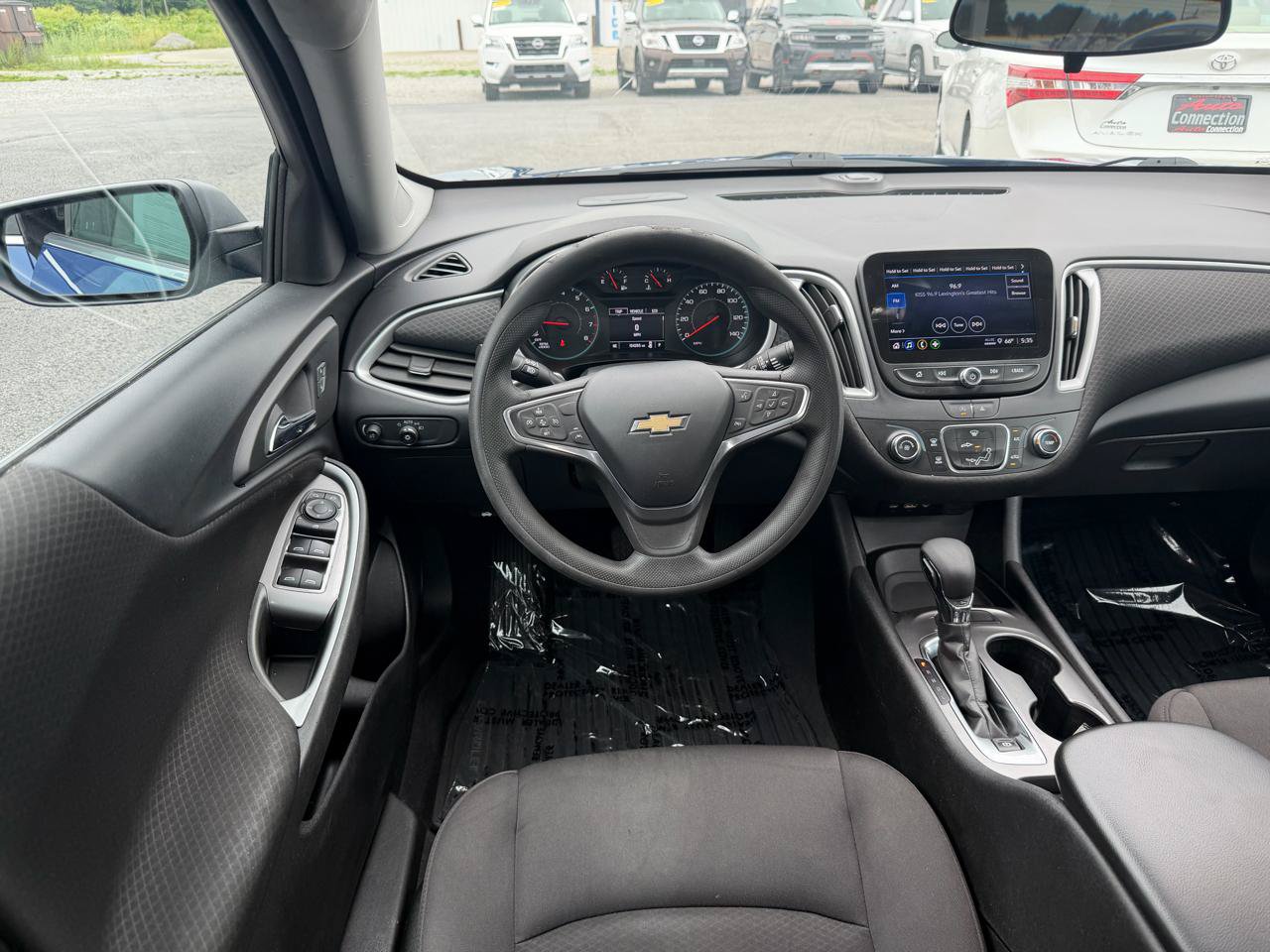 Used 2023 Chevrolet Malibu LS FWD image 14